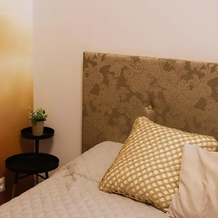 Lejlighed & Central, Specious, Superior Apartment, Brand New