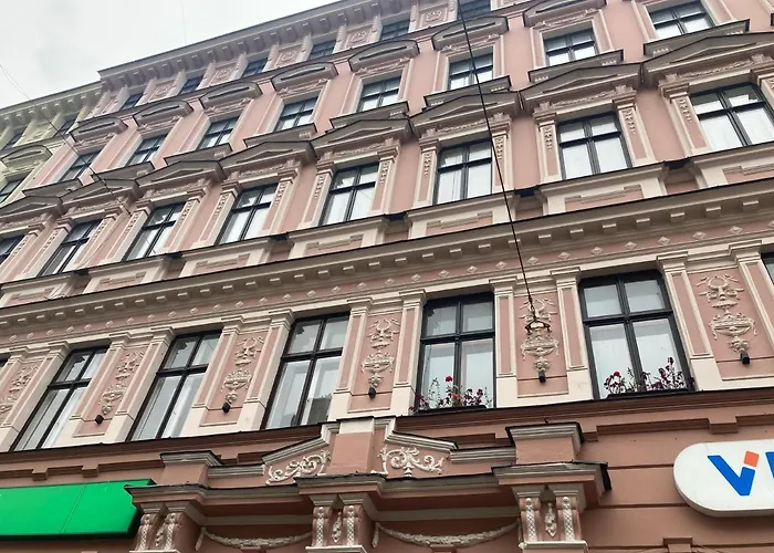 & Central, Specious, Superior Apartment, Brand New Апартаменты *